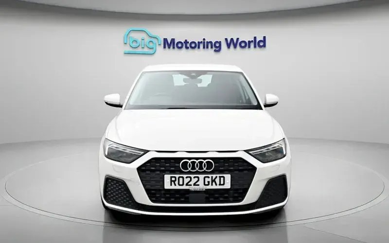 Używany Audi A1 Sportback 110 KM (80 kW) 2022 Biały Hatchback