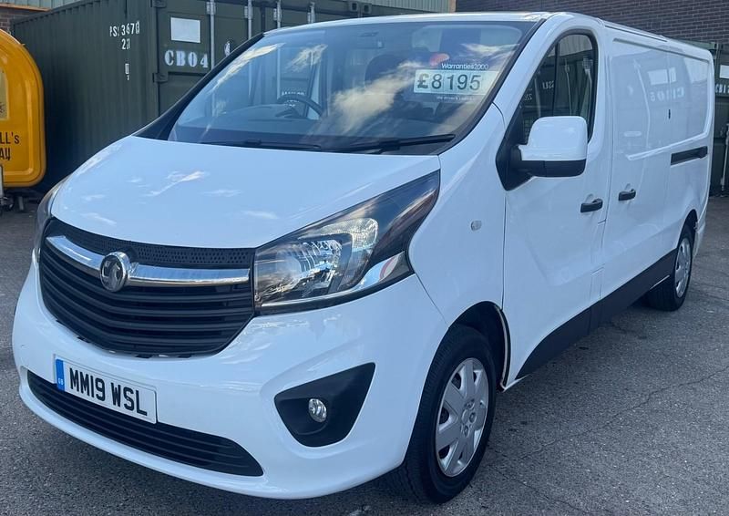 Second-hand Vauxhall Vivaro Sportive 125 CP (91 kW) 2019 Alb Monovolum