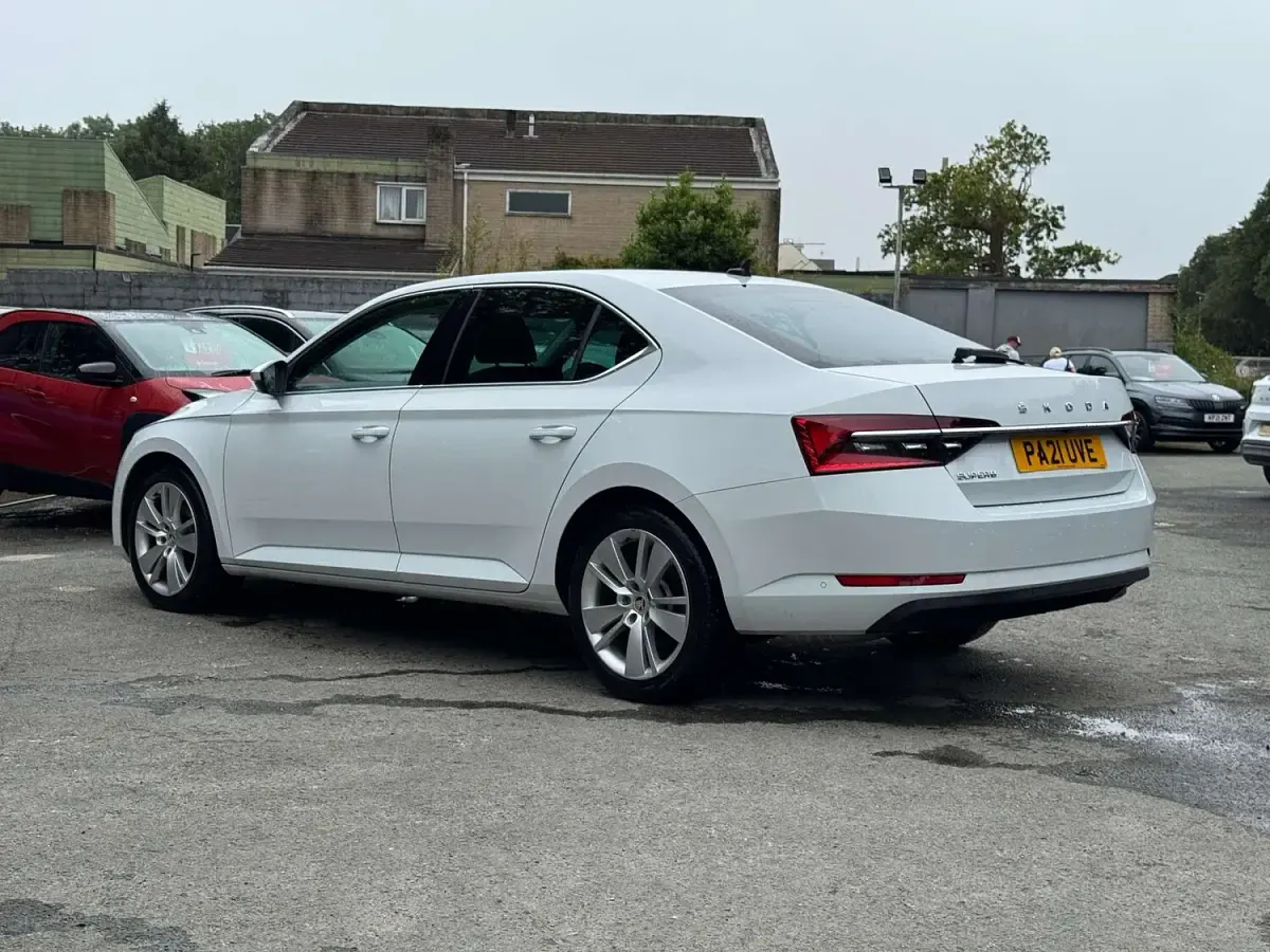 Used Skoda Superb SE L 2021 White Hatchback