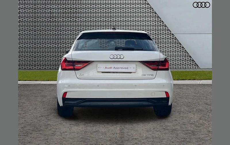 Used Audi A1 Sport 94 HP (69 kW) 2022 White SUV