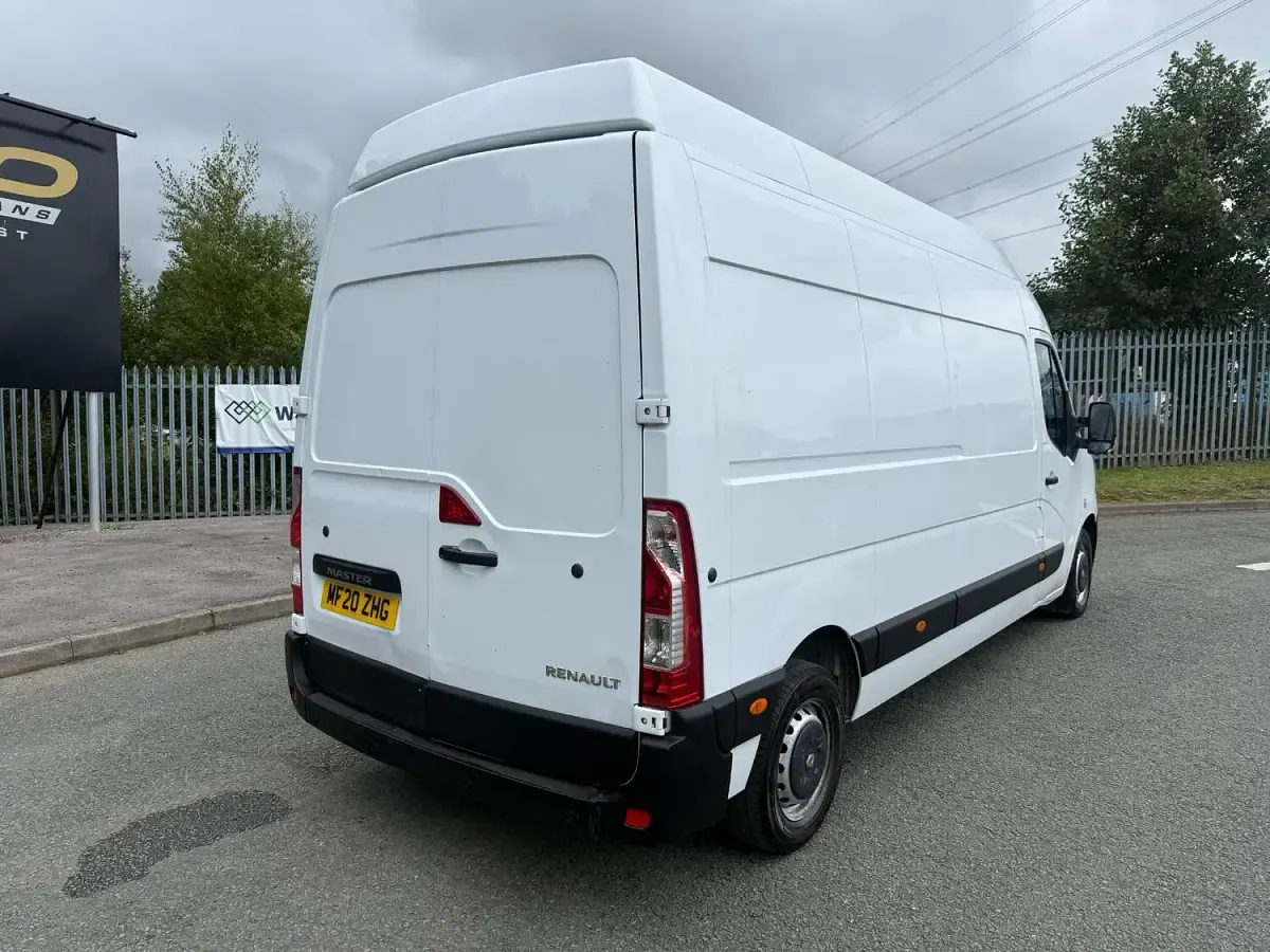 Used Renault Master Business 2020 White MPV