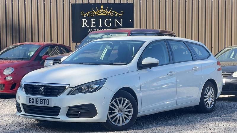Usado Peugeot 308 Access 2018 Branco Carrinha