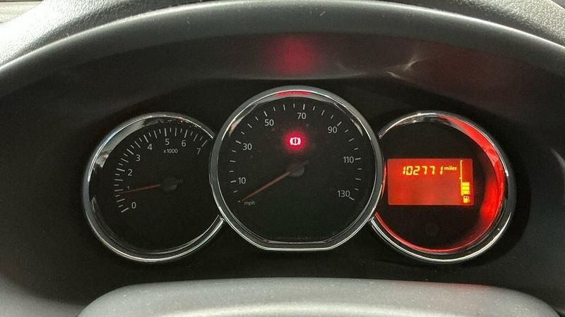 Used Dacia Sandero Lauréate 90 HP (66 kW) 2013 Silver Hatchback