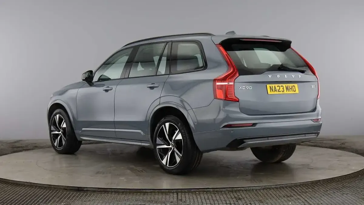 Used Volvo XC90 Plus 235 HP (172 kW) 2023 Thunder grey SUV