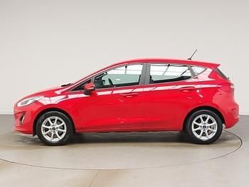 Used Ford Fiesta Zetec 85 HP (62 kW) 2019 Red Hatchback
