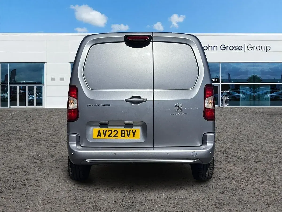 Second-hand Peugeot Partner 131 CP (96 kW) 2022 Gri Monovolum