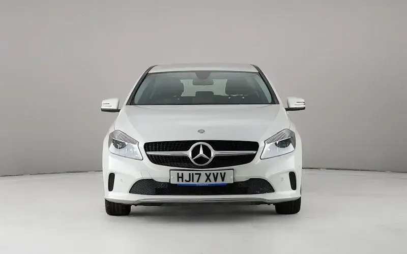 Used Mercedes A160 Executive 102 HP (75 kW) 2017 White Hatchback
