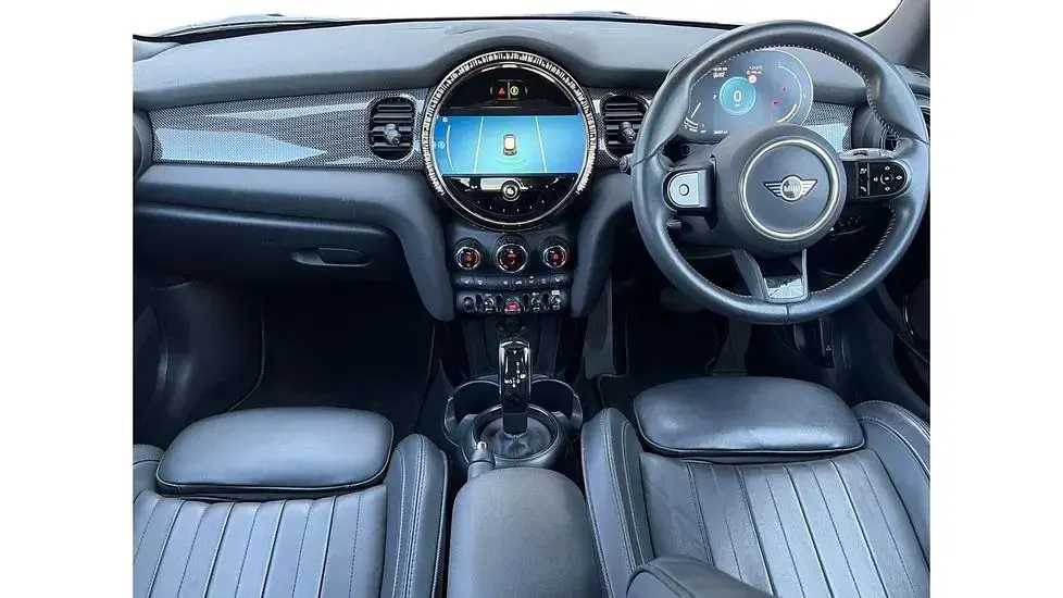 Used Mini Cooper Exclusive 134 HP (98 kW) 2023 Silver Hatchback