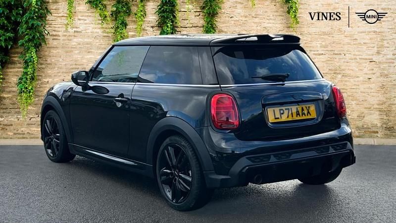 Used Mini Cooper Hatch 134 HP (98 kW) 2022 Black Hatchback