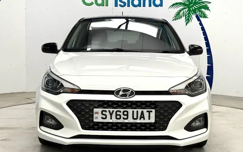Used Hyundai i20 84 HP (61 kW) 2019 White Hatchback