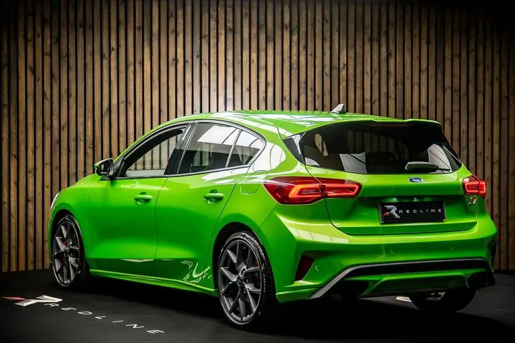 Used Ford Focus Performance Edition 280 HP (205 kW) 2024 Green Hatchback