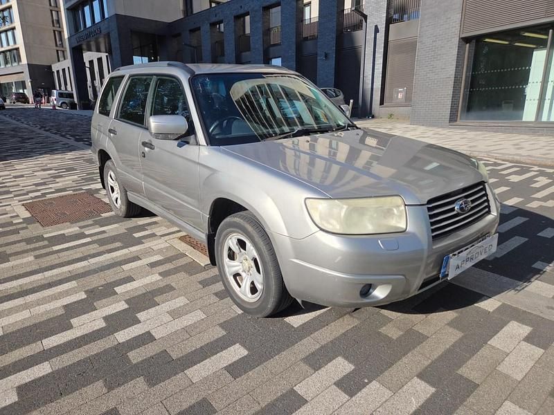 Begagnad Subaru Forester 2006 Grå SUV