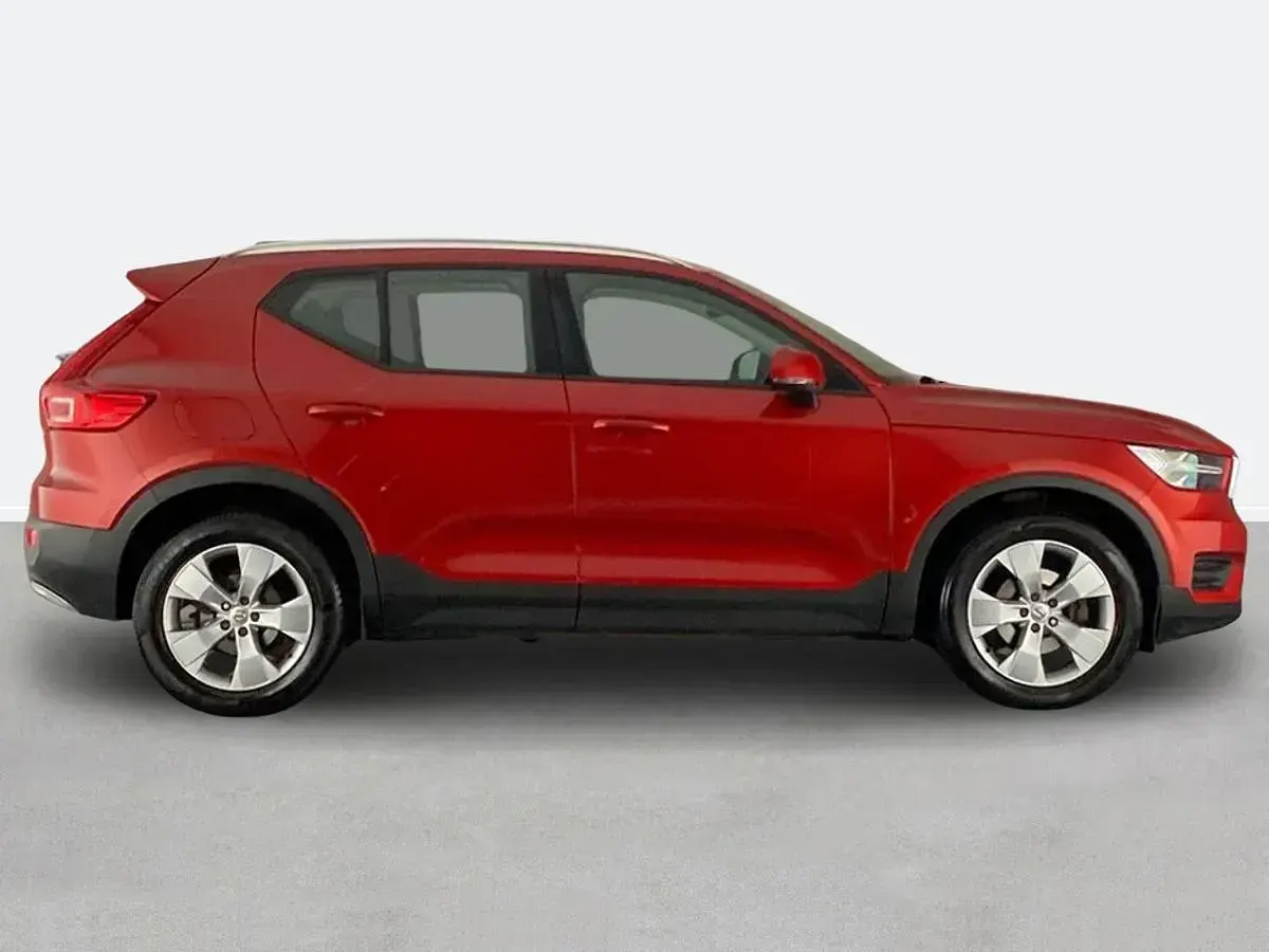 Used Volvo XC40 Momentum 2020 Red SUV