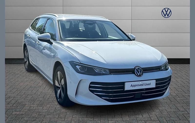 Usado VW Passat Life 147 HP (108 kW) 2025 Branco Carrinha