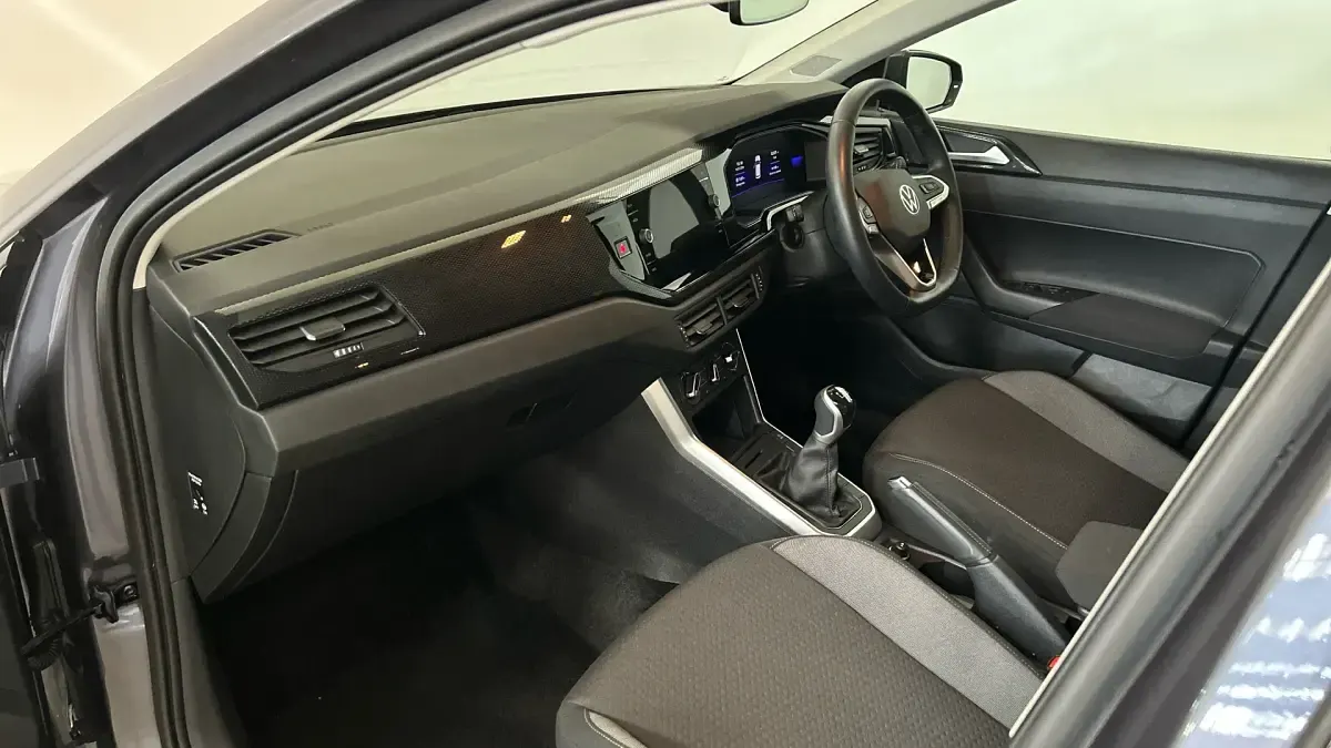 Used VW Polo Life 95 HP (69 kW) 2024 Smokey grey Hatchback