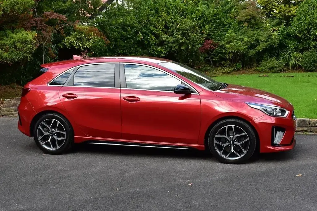 Używany Kia Ceed GT-Line 158 KM (116 kW) 2021 Czerwony Hatchback