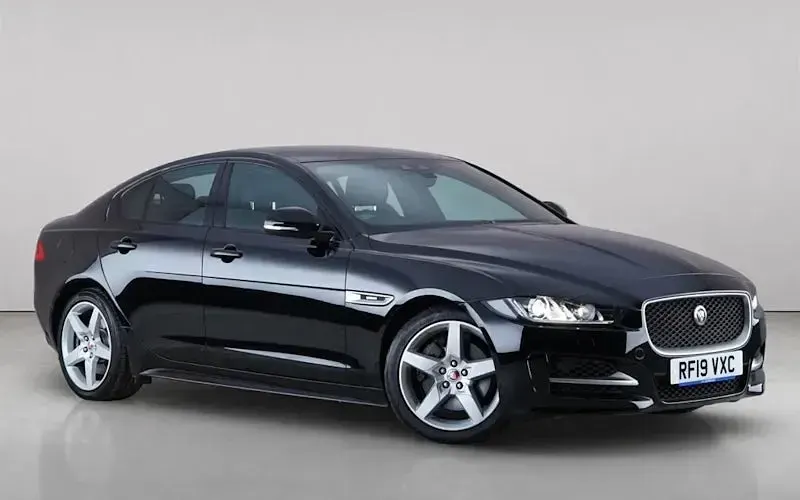 Used Jaguar XE Ingenium 200 HP (147 kW) 2019 Sedan