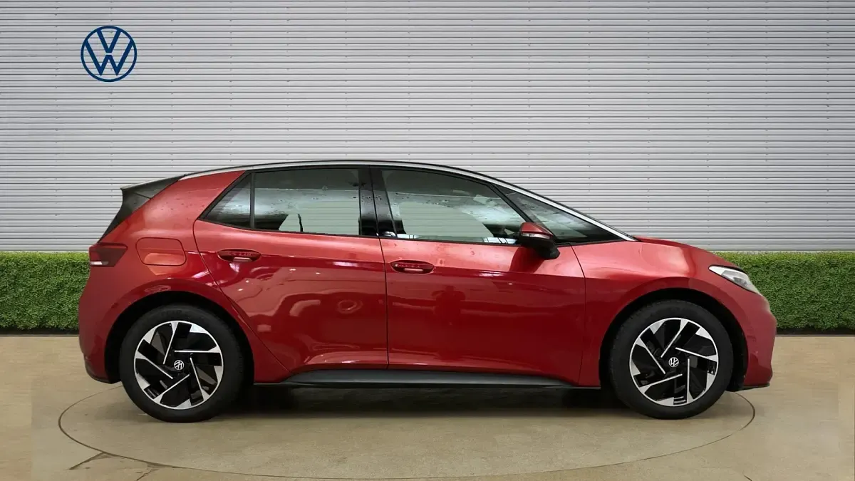 Used VW ID.3 Pro 150 kW (204 HP) 2024 Red Hatchback