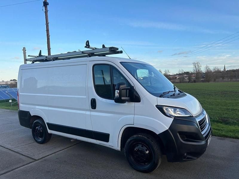 White Used 2018 Peugeot Boxer Van | £8,490 (Good price) - Image 1/4