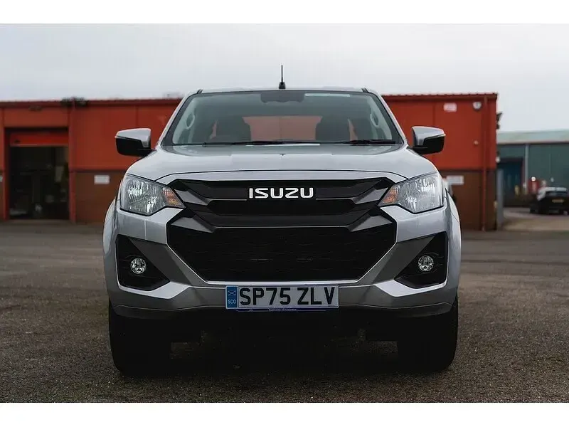 Novo Isuzu D-Max 163 HP (119 kW) 2025 Prateado Pickup