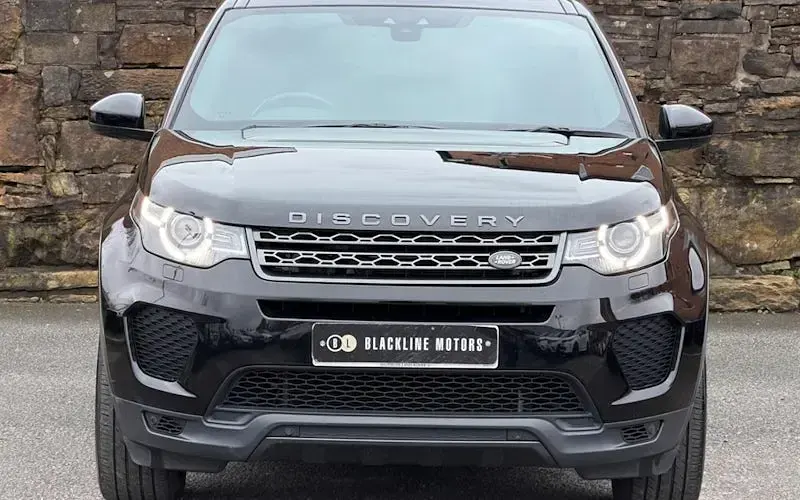 Used Land Rover Discovery 5 Landmark 179 HP (131 kW) 2019 Black SUV