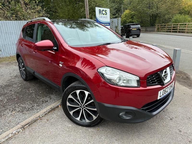 Red Used 2013 Nissan Qashqai N-TEC SUV | £4,699 (Fair price) - Image 1/3