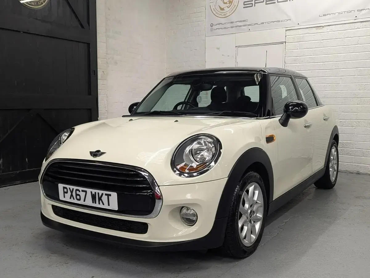 Used Mini Cooper Hatch 136 HP (100 kW) 2017 White Hatchback
