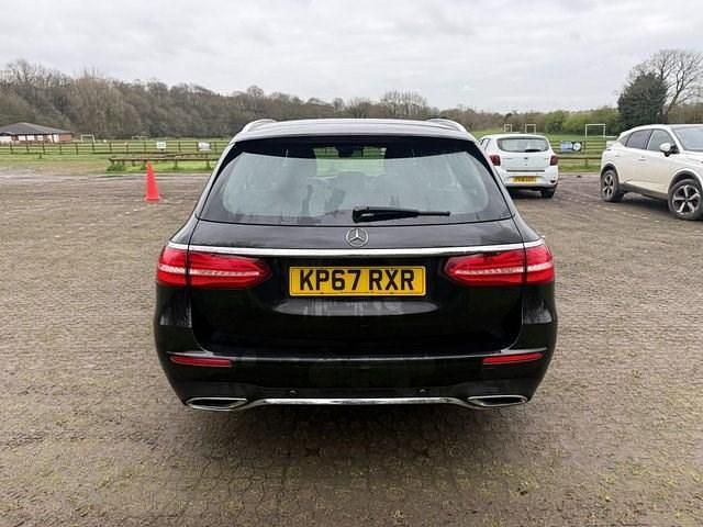 Begagnad Mercedes E220 AMG line 194 HK (142 kW) 2017 Svart Kombi