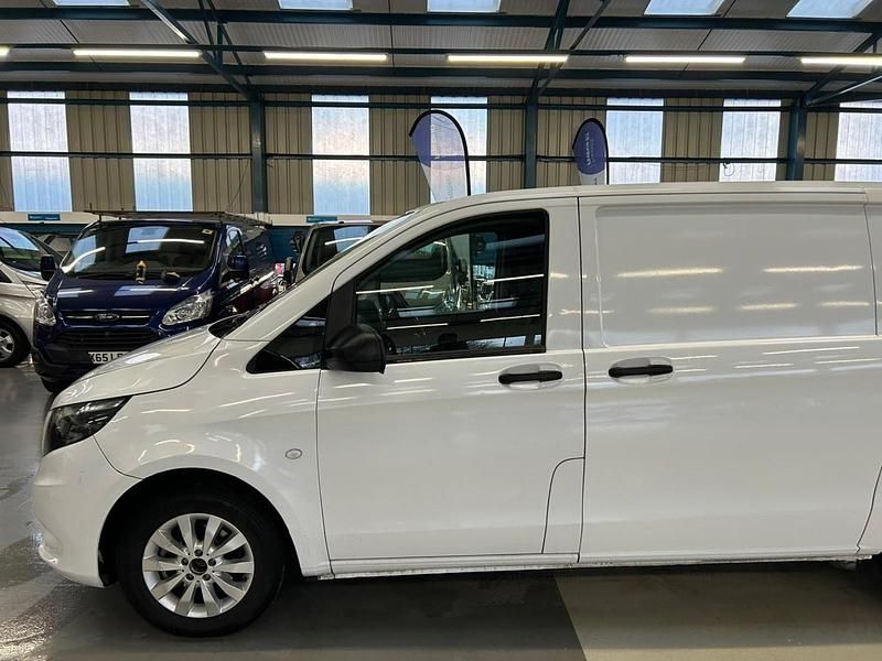 Used Mercedes Vito Progressive 134 HP (98 kW) 2020 White Van