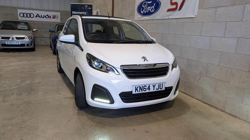 Used Peugeot 108 Active 68 HP (50 kW) 2014 White Hatchback
