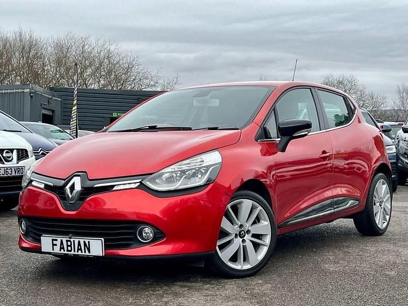 Red Used 2014 Renault Clio IV Dynamique Hatchback | £6,499 (Fair price) - Image 1/4