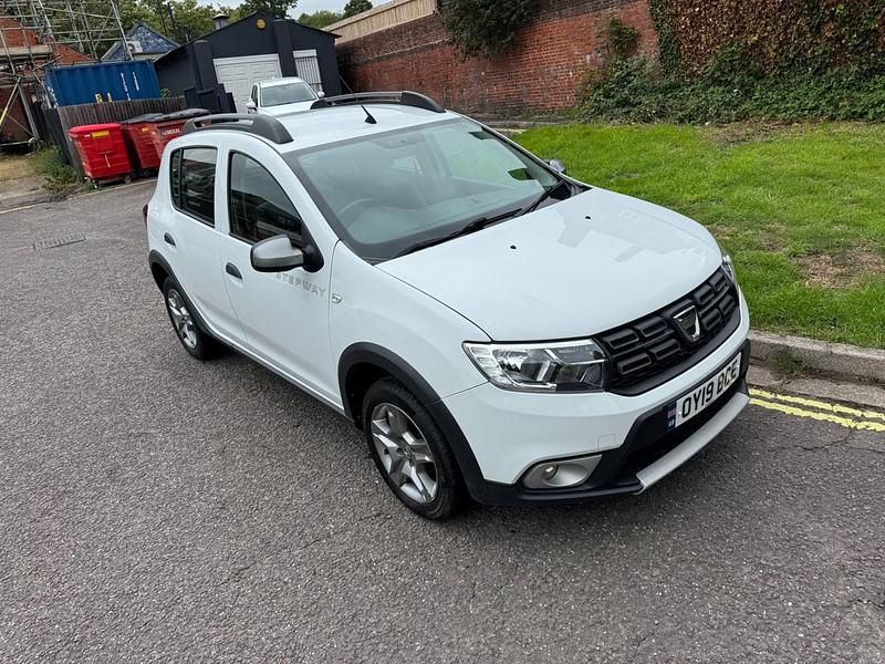 White Used 2019 Dacia Sandero Comfort Hatchback | £4,995 (Fair price) - Image 1/4
