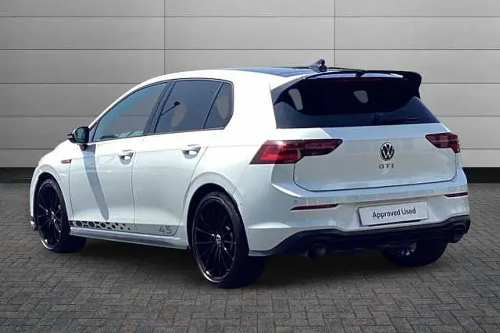 Used VW Golf VIII GTI Clubsport 300 HP (220 kW) 2022 White Hatchback