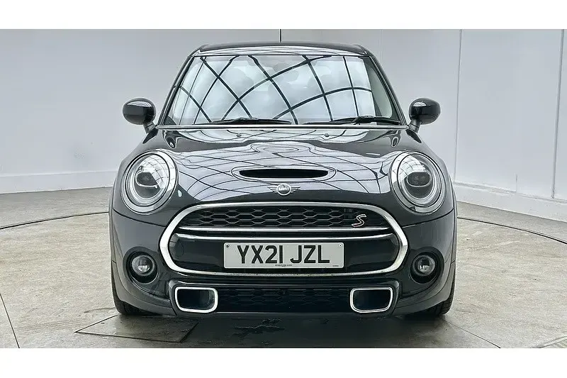 Begagnad Mini Cooper S Exclusive 2021 Svart Halvkombi