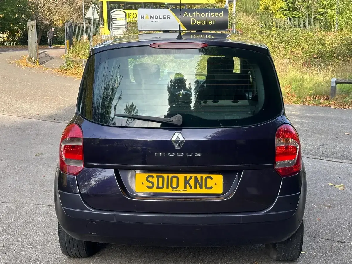 Used Renault Grand Modus Dynamique 86 HP (63 kW) 2010 Mauve/purple MPV