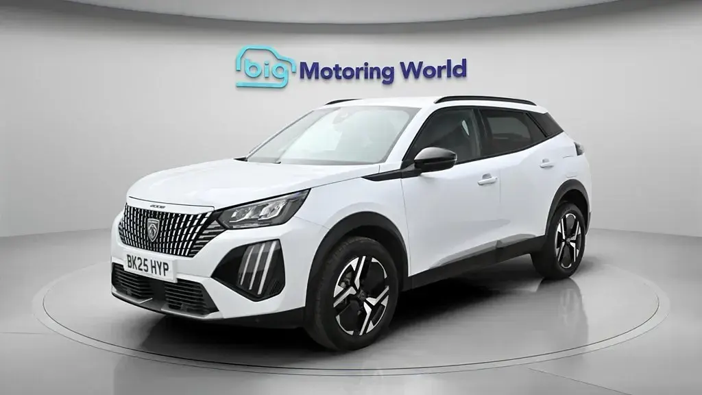 Używany Peugeot 2008 Allure 130 KM (95 kW) 2025 Biały SUV