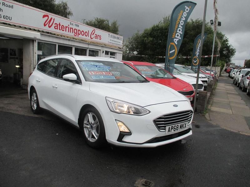 White Used 2019 Ford Focus Zetec Estate | £4,995 (Good price) - Image 1/4