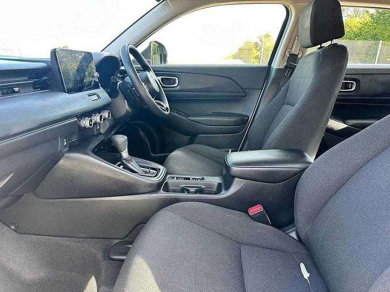 Used Honda HR-V Elegance 131 HP (96 kW) 2022 White SUV