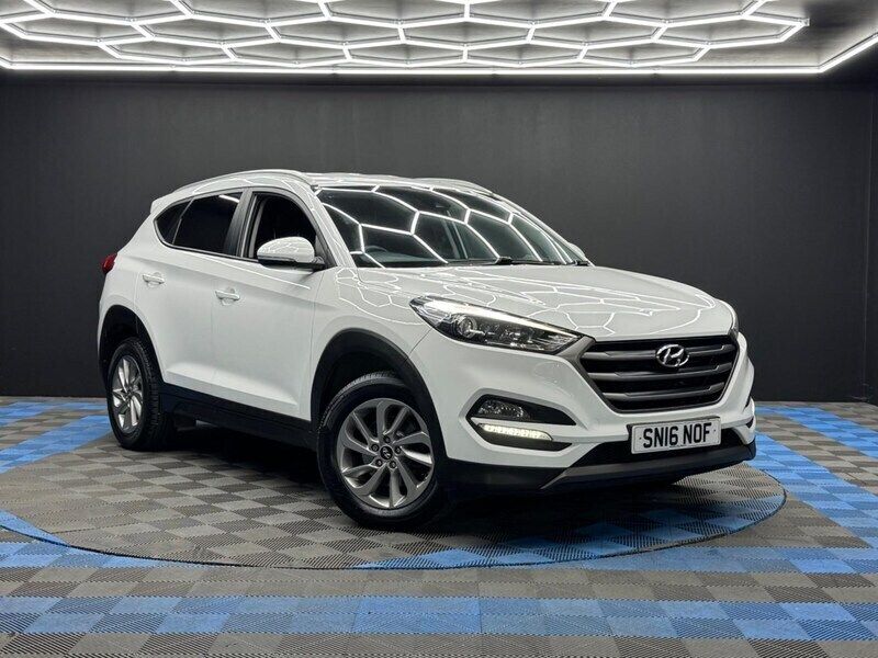 White Used 2016 Hyundai Tucson SE SUV | £6,290 (Expensive) - Image 1/4