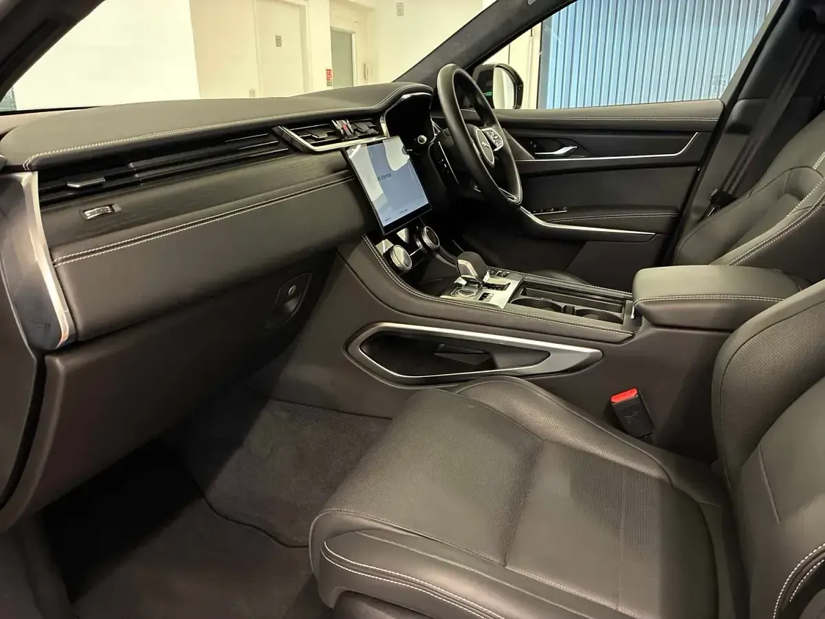 Used Jaguar F-Pace R-Dynamic 300 HP (220 kW) 2024 Black SUV