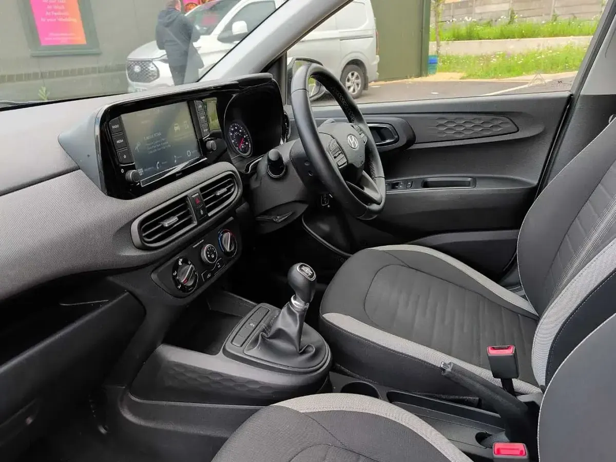 Used Hyundai i10 SE 84 HP (61 kW) 2022 Bronze Hatchback