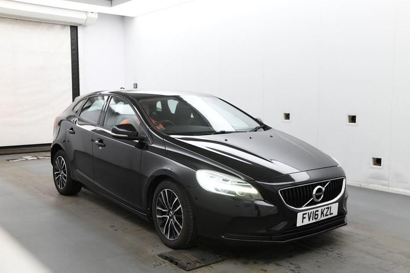 Black Used 2016 Volvo V40 Momentum Hatchback | £5,995 (Fair price) - Image 1/4