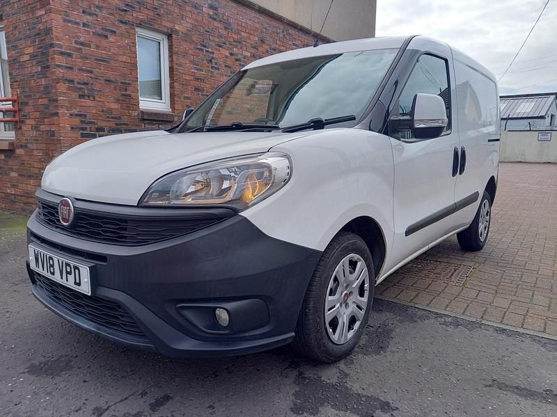 Used Fiat Doblò 95 HP (69 kW) 2018 White MPV