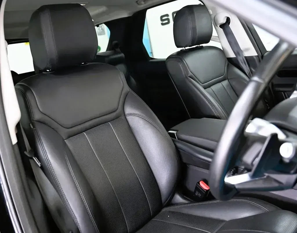 Used Land Rover Discovery SE 236 HP (173 kW) 2017 Black SUV