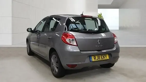 Used Renault Clio II Dynamique 2011 Grey Hatchback