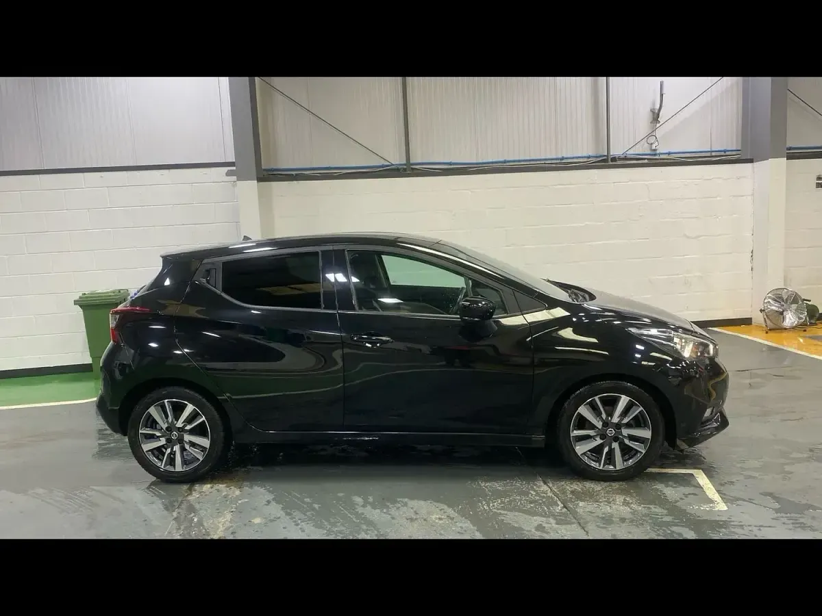 Used Nissan Micra N-Connecta 90 HP (66 kW) 2017 Black Hatchback