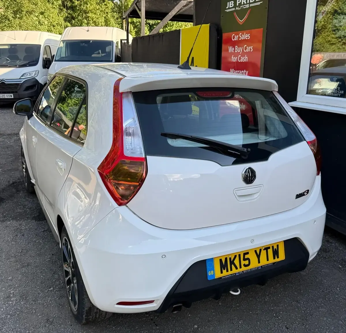 Used MG MG3 106 HP (77 kW) 2015 White Hatchback