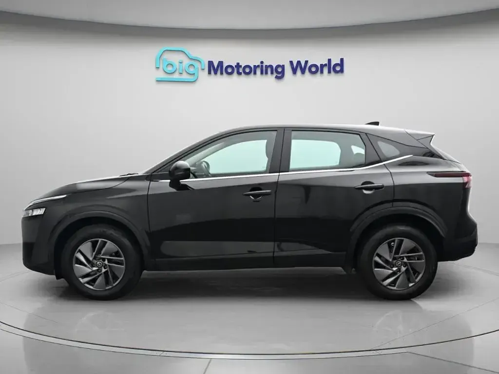 Used Nissan Qashqai Acenta Premium 140 HP (102 kW) 2022 Black SUV