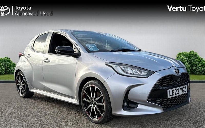 Used Toyota Yaris Hybrid Sport 116 HP (85 kW) 2023 Silver Hatchback