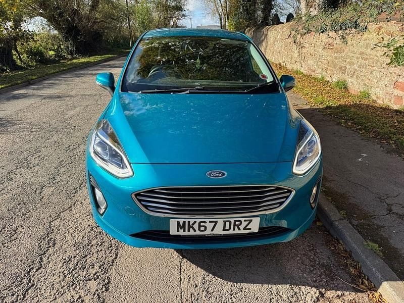 Used Ford Fiesta Titanium 100 HP (73 kW) 2017 Blue Hatchback